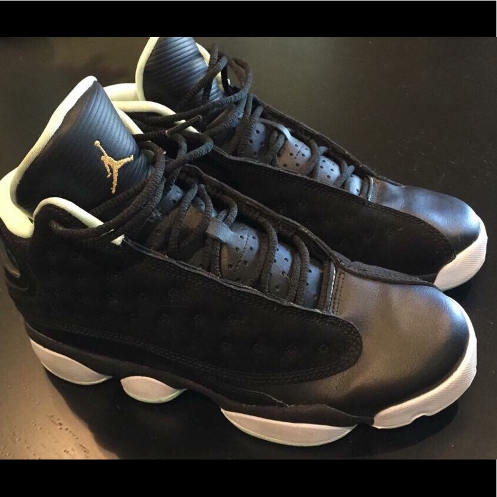 Sz 6 youth Air Jordan Nike shoes